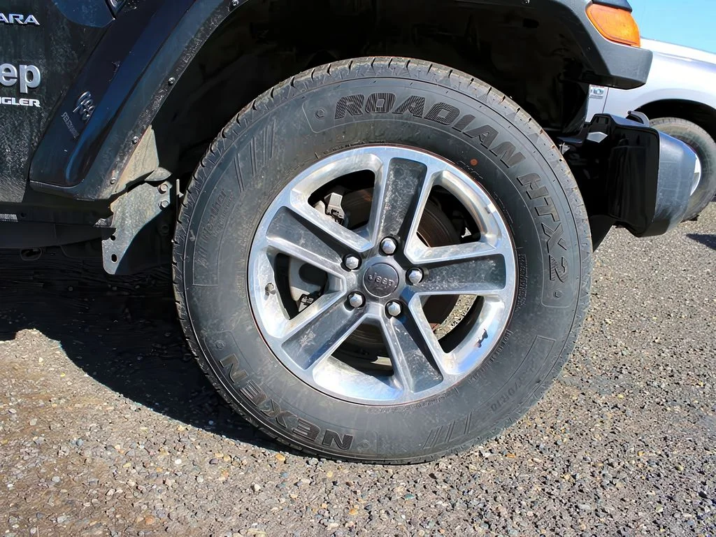 2023 Jeep Wrangler 4-Door Sahara - Photo 26