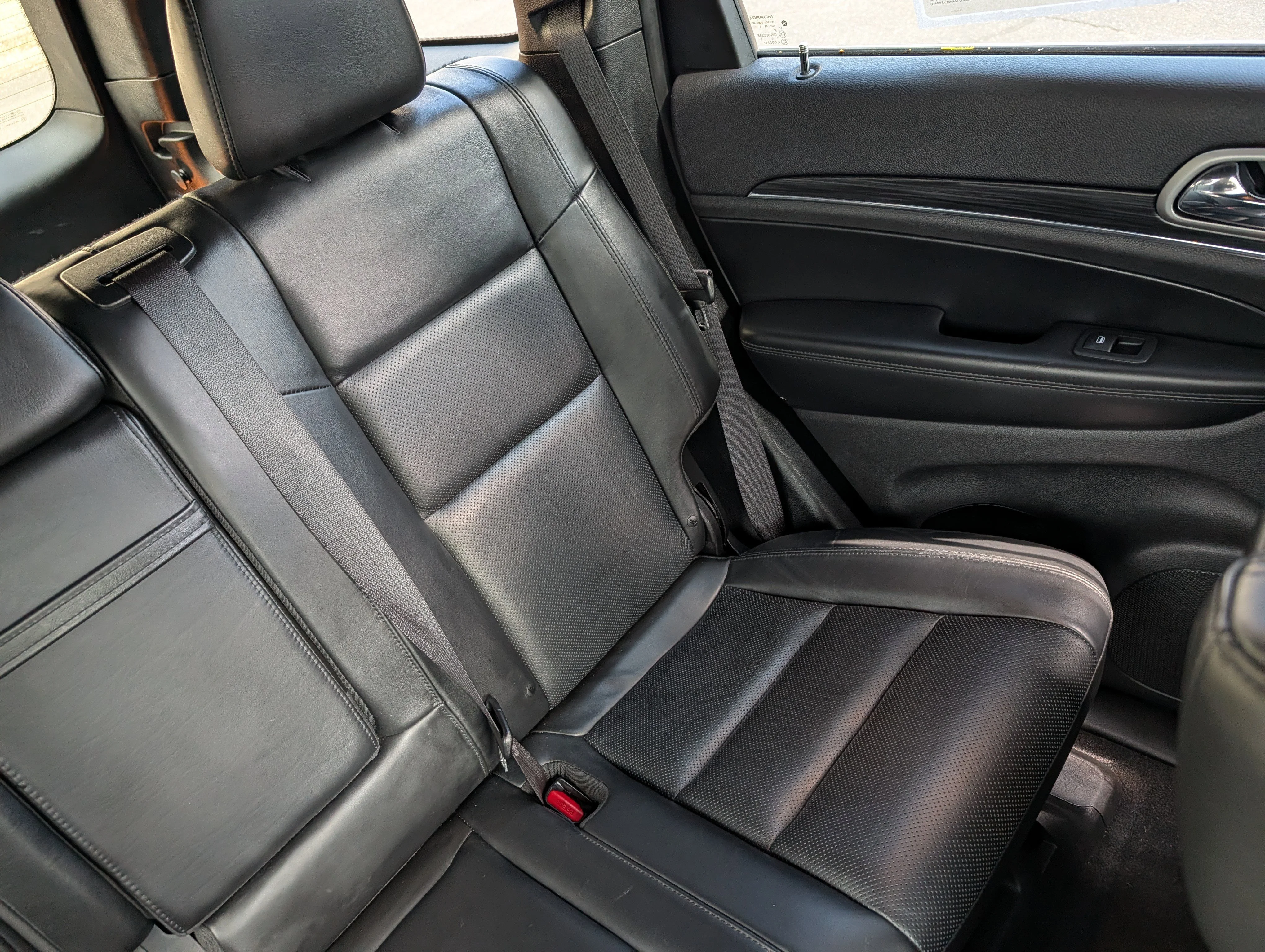 Used 2019 Diamond Black Crystal Pearlcoat Jeep Limited image 17
