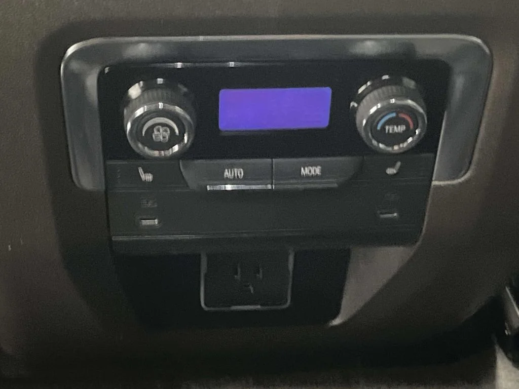 Used 2025 Summit White Chevrolet LT image 14