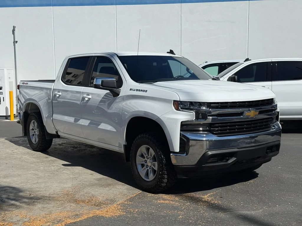 Used 2022 SUMMIT WHITE Chevrolet LT image 5