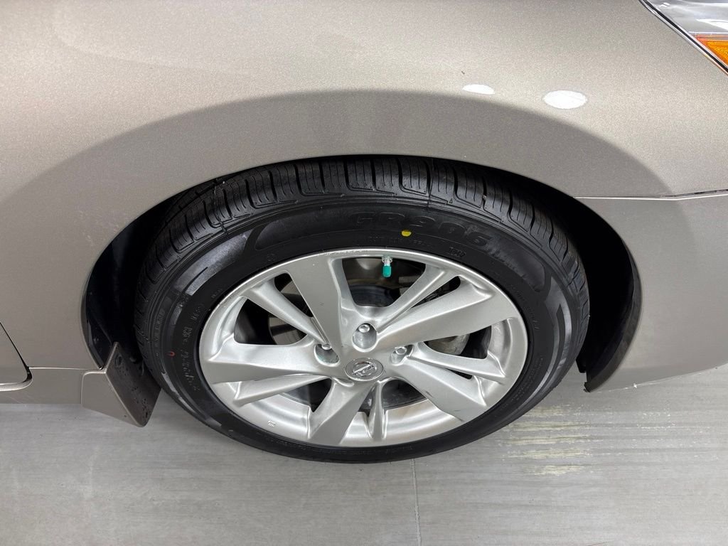 Used 2013 Beige Nissan 2.5 SV image 11