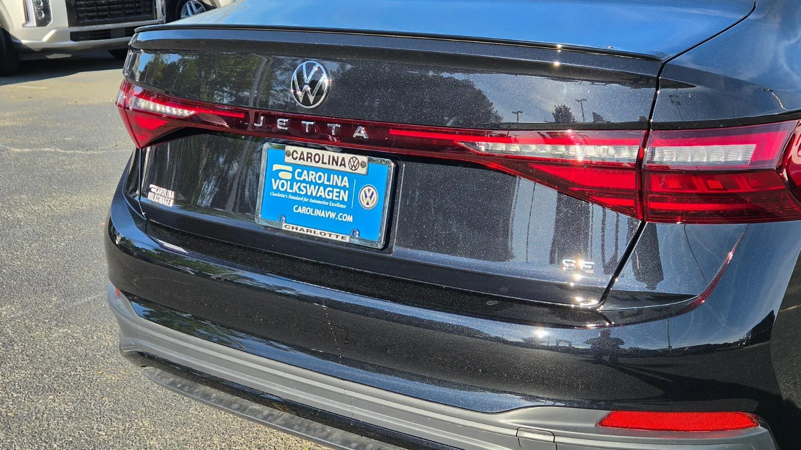 New 2026 Deep Black Pearl Volkswagen SE image 6