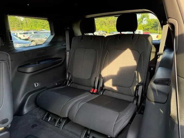 New 2026 Silver Zynith Exterior Paint Jeep Laredo image 28