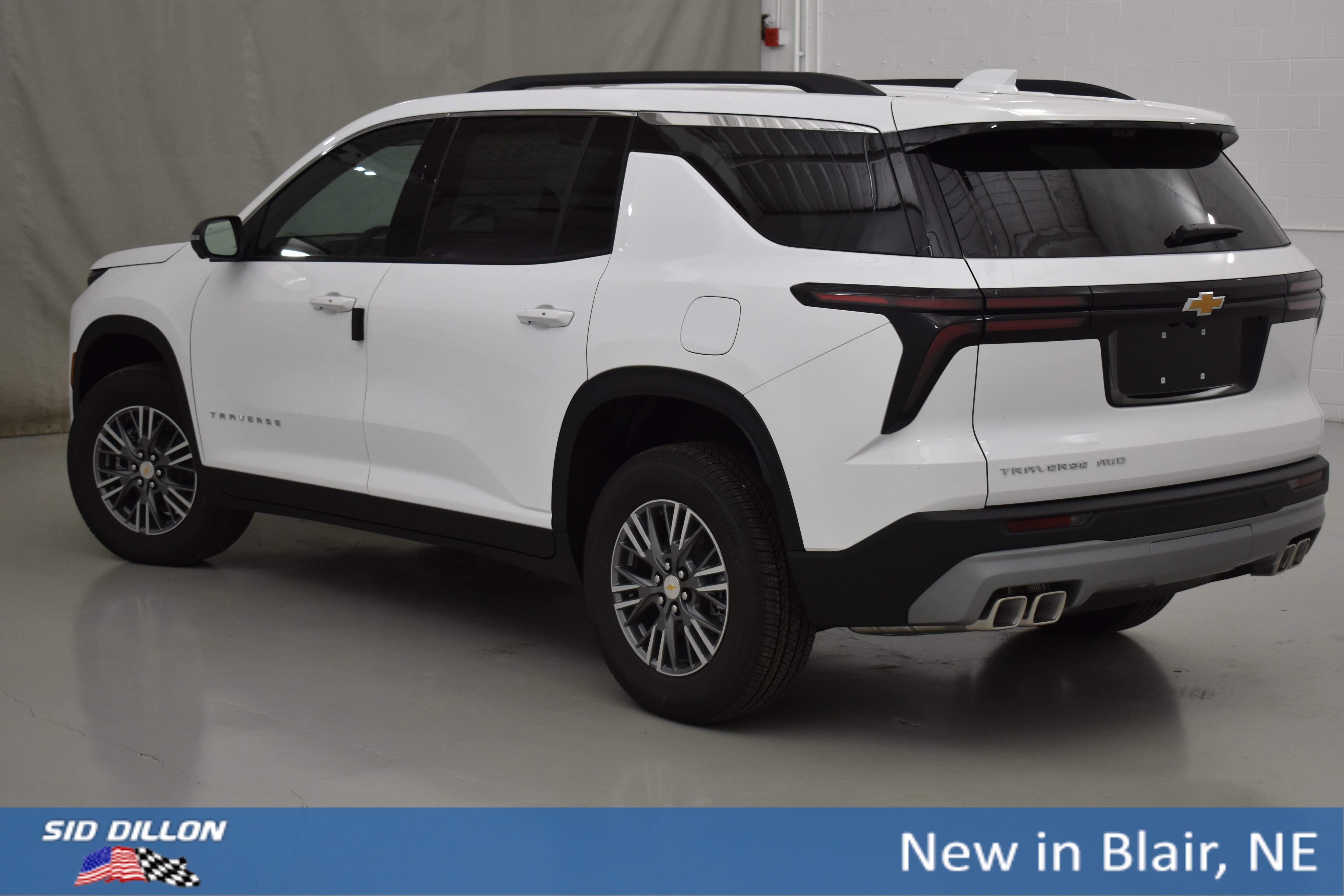 New 2026 Polar White Tricoat Chevrolet LT image 15