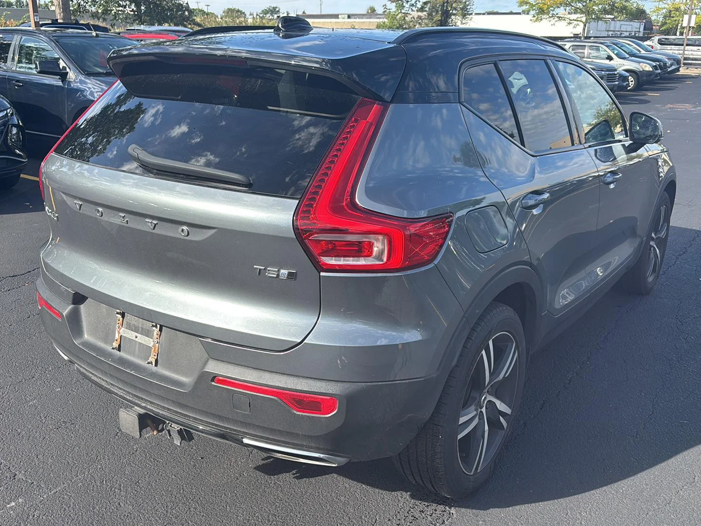 Used 2019 Gy Volvo R-Design image 7