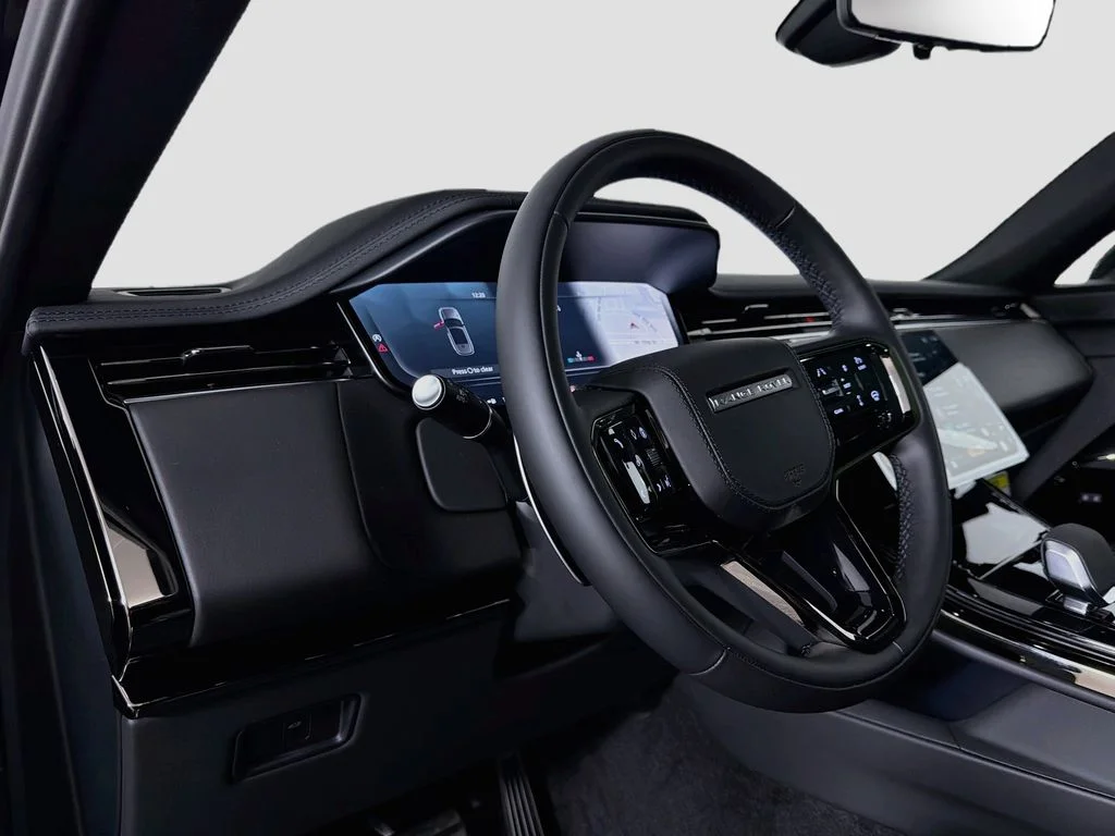 New 2027 Santorini Black Land Rover Dynamic SE image 9