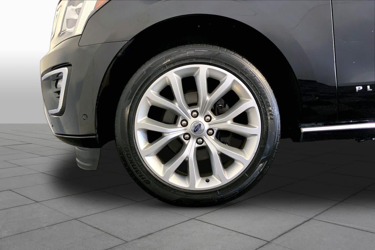 Used 2019 Agate Black Metallic Ford Platinum image 11