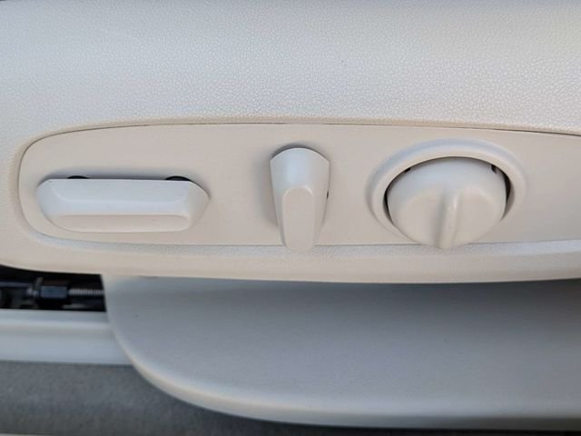 Used 2021 White GMC Denali image 13