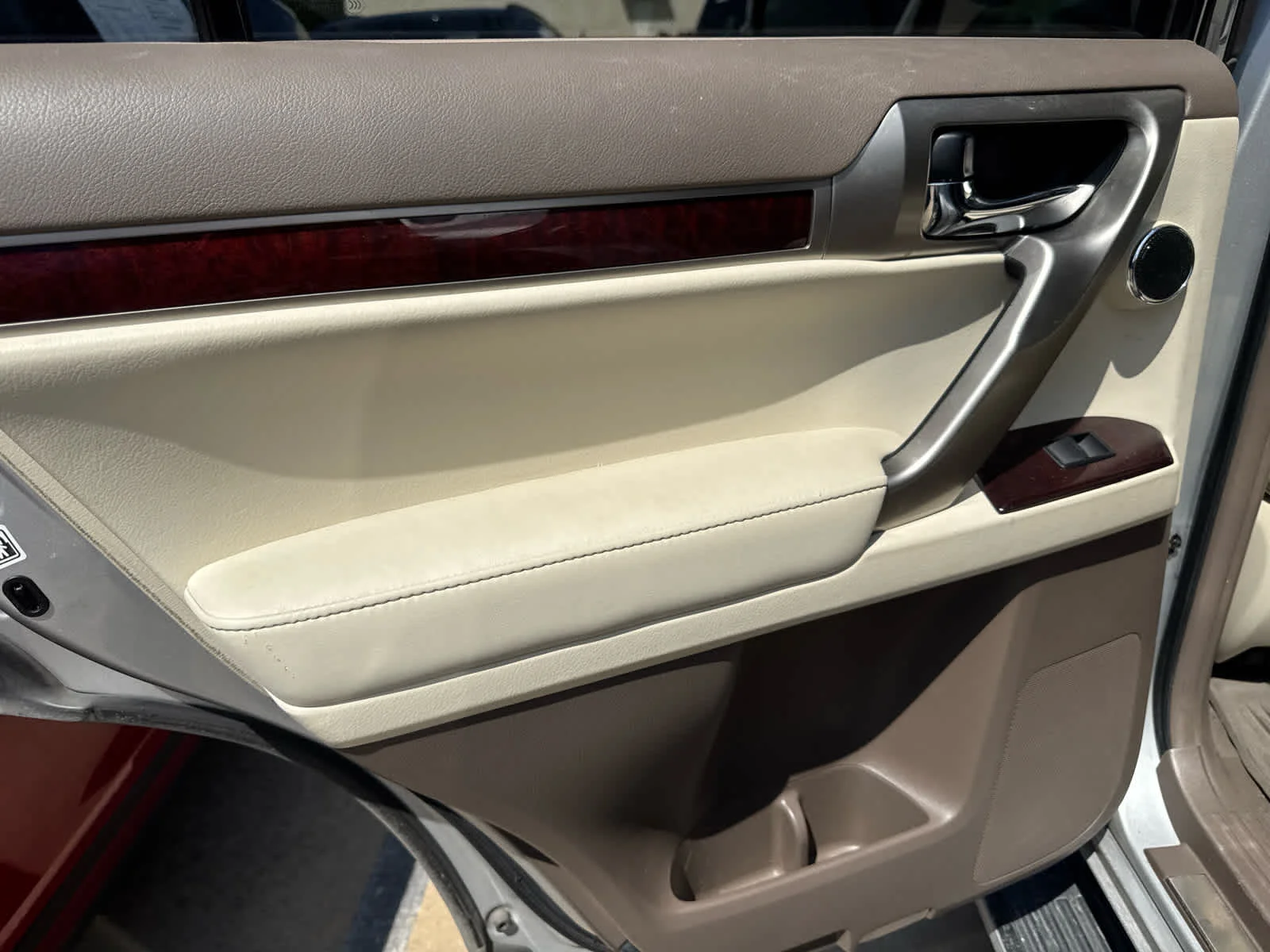 Used 2017 Silver Lining Metallic Lexus Luxury image 16