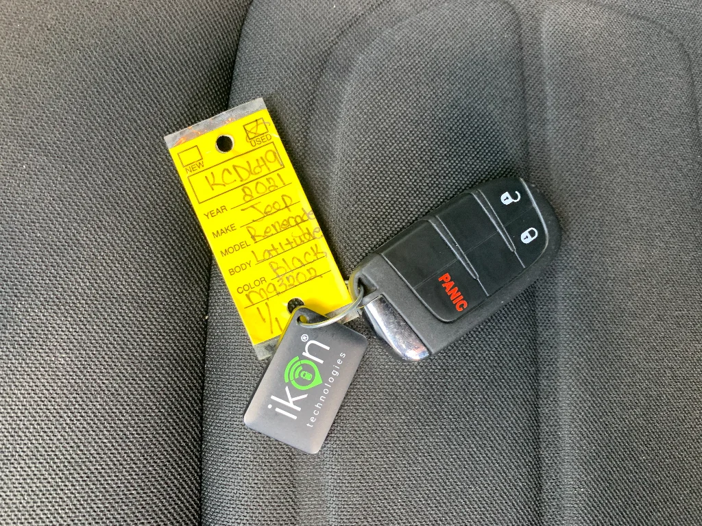 Used 2021 Black Clearcoat Jeep Latitude image 33