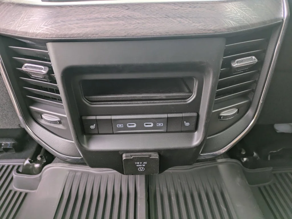 New 2026 Granite Crystal Metallic Clear-Coat Exterior Paint RAM Laramie image 17