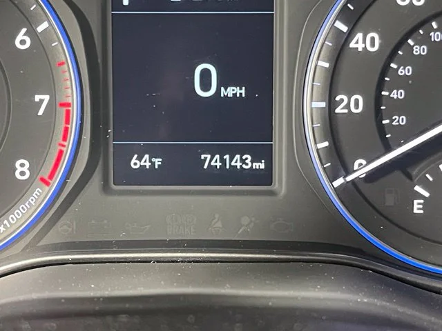 Used 2019 White Hyundai SE image 22