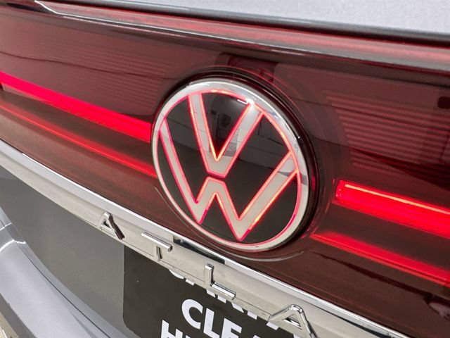 2025 Volkswagen Atlas SE w/Tech - Photo 39