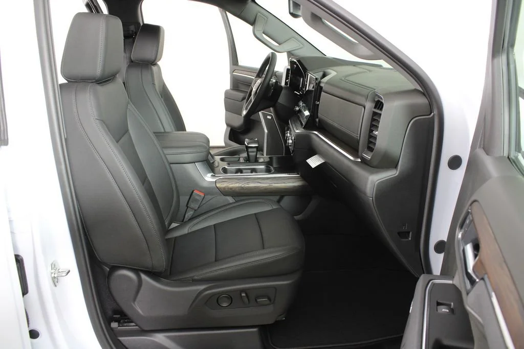 New 2026 Glacier White Tricoat GMC SLT image 18