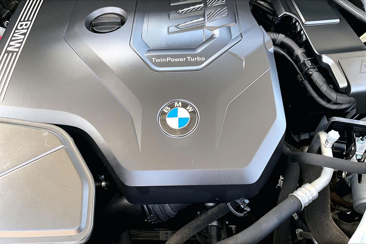 Used 2023 Alpine White BMW sDrive30i image 32