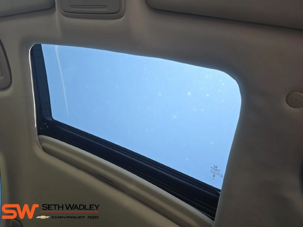 Used 2025 Black Honda SE image 30