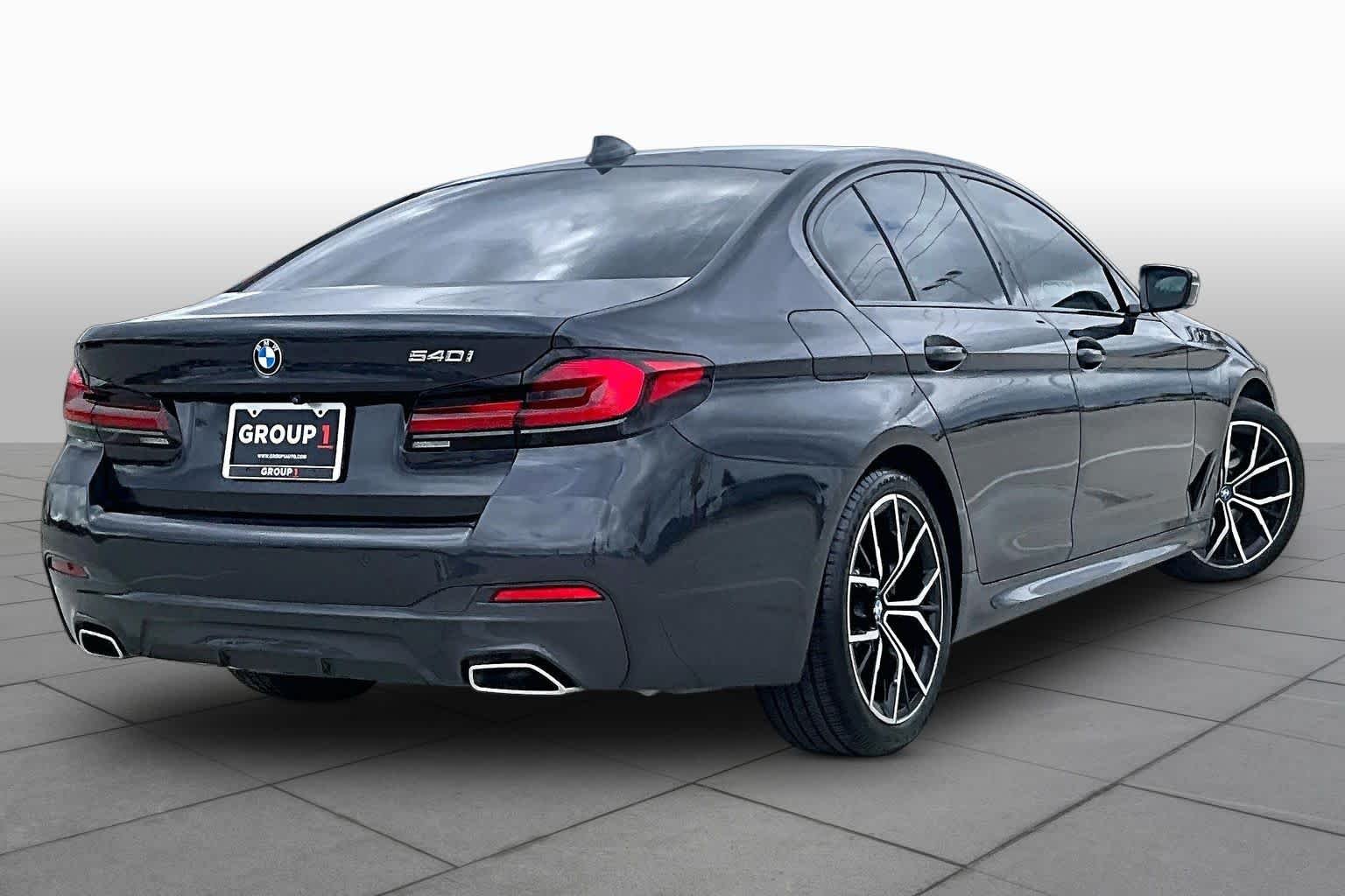 Used 2022 Dark Graphite Metallic BMW 540i image 12