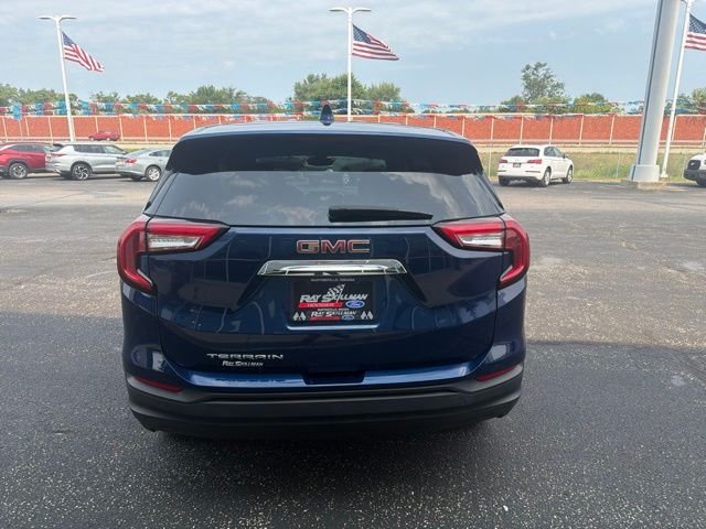 Certified Used 2022 Marine Metallic GMC SLE image 4