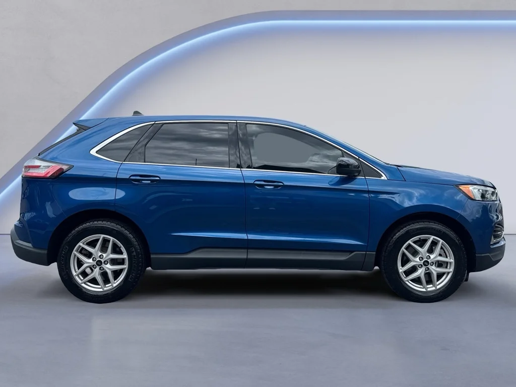 Used 2024 Blue Ford SEL image 2