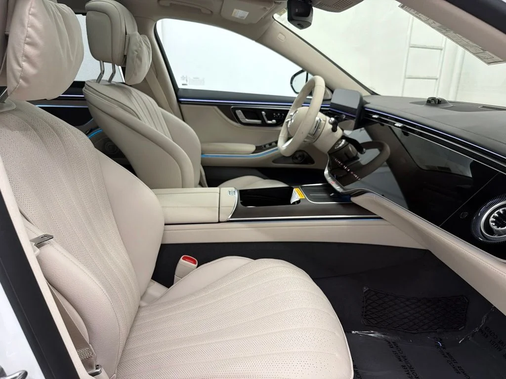 New 2027 White Mercedes-Benz S 580 image 30