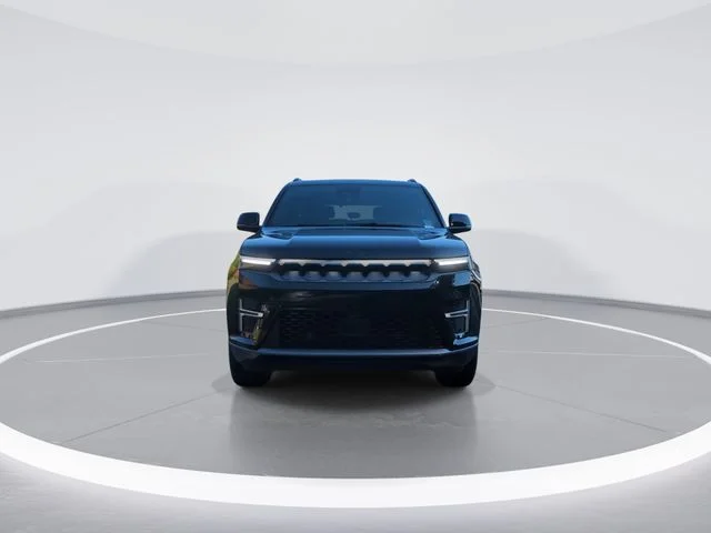 New 2026 High Gloss Black Exterior Paint Jeep Limited Altitude image 3