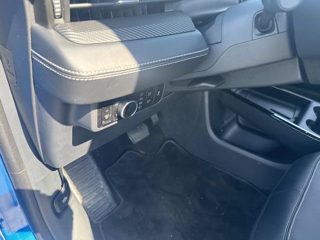 Used 2025 Blue Metallic Ford Premium image 25