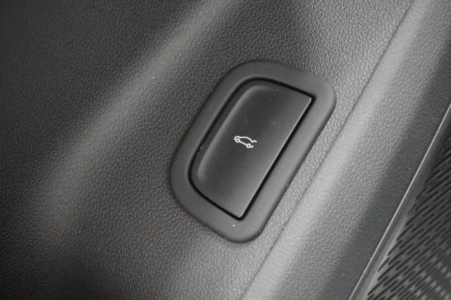 New 2026 Summit White Chevrolet LT image 15