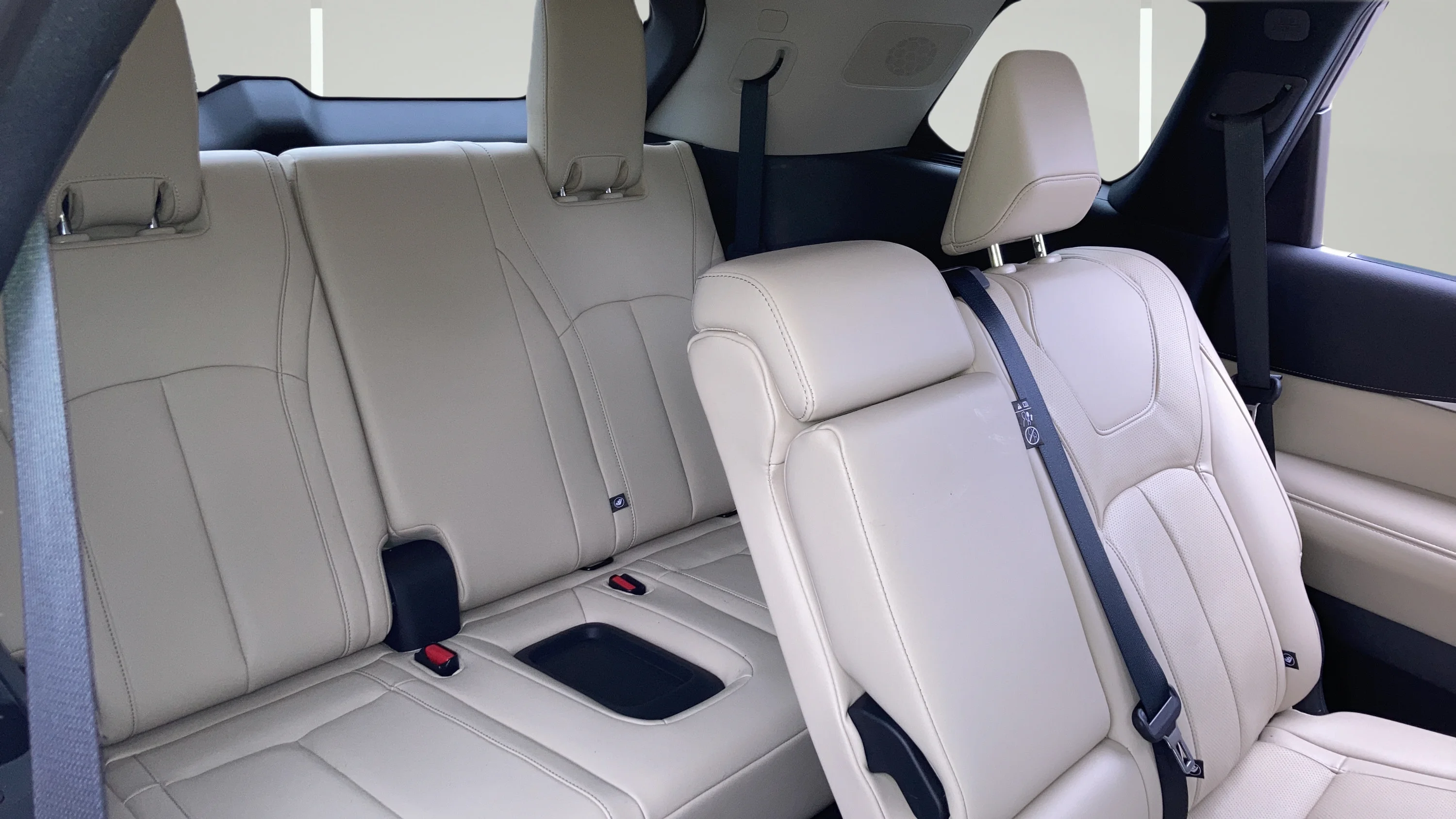 Used 2025 Majestic White INFINITI SENSORY image 12
