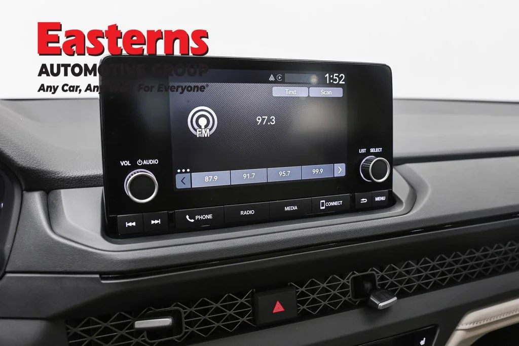 Used 2025 Red Honda SE image 18