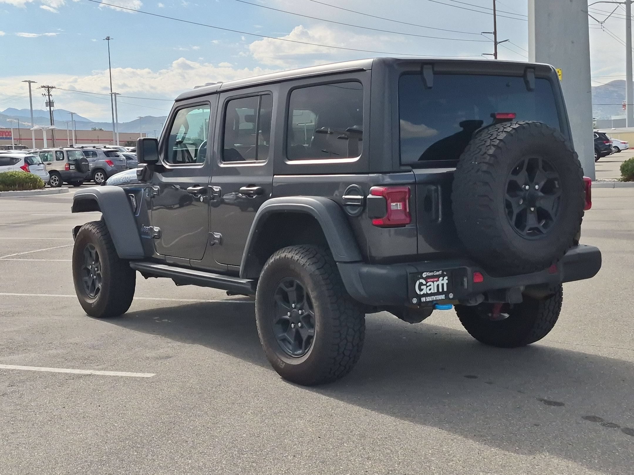 Used 2023 Granite Crystal Metallic Clearcoat Jeep Rubicon 20th Anniversary image 5