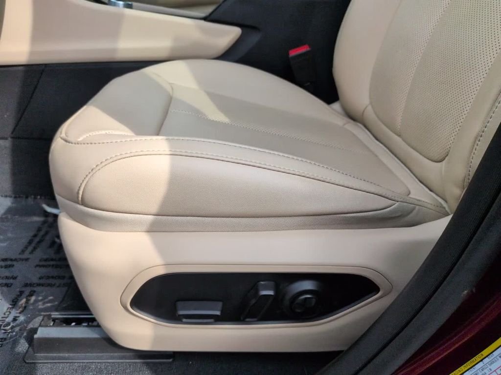 Certified Used 2025 Velvet Jeep Limited image 19