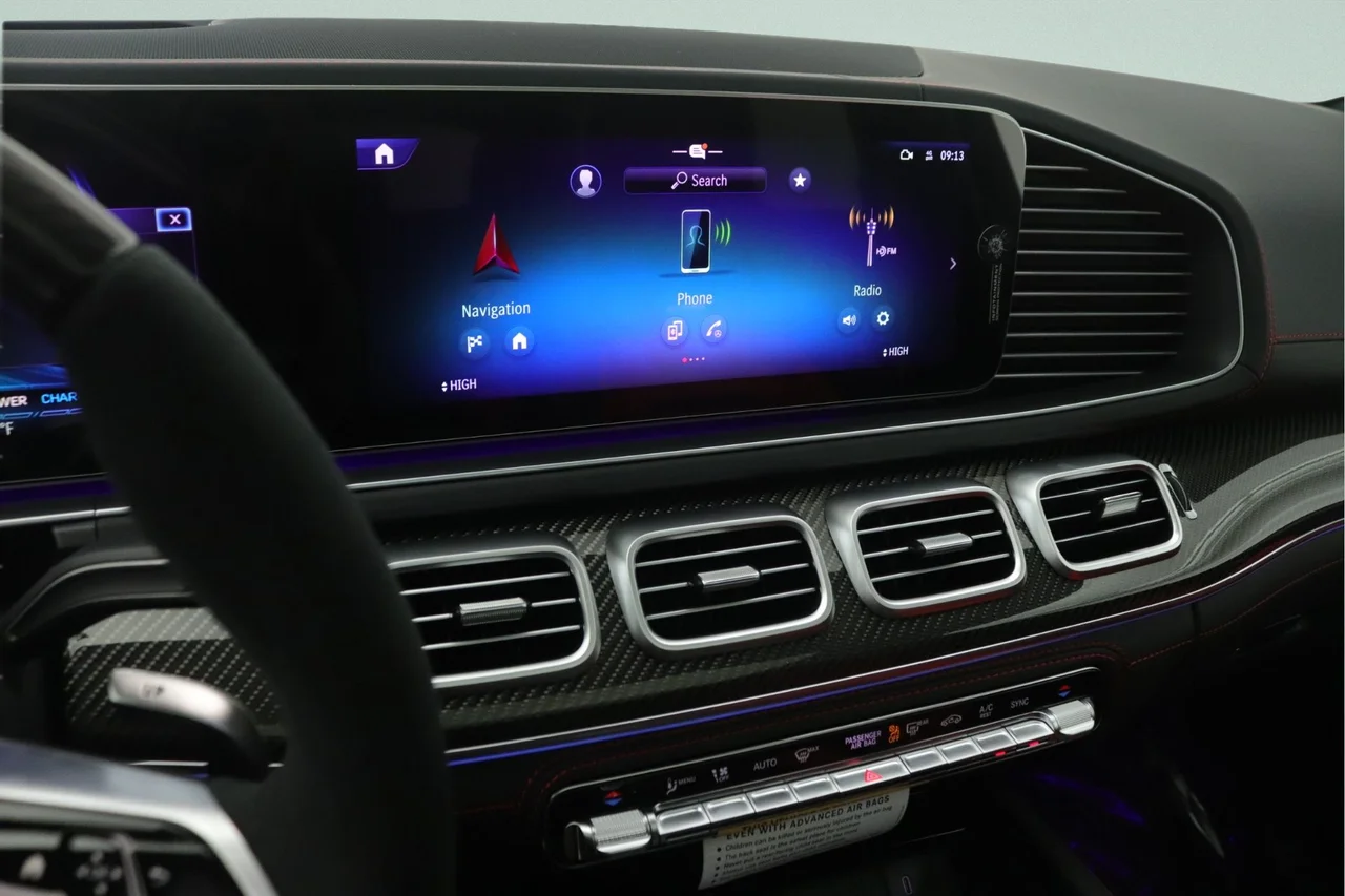 New 2026 MANUFAKTUR Moonlight White Metallic Mercedes-Benz 63 S AMG® 4MATIC® image 5