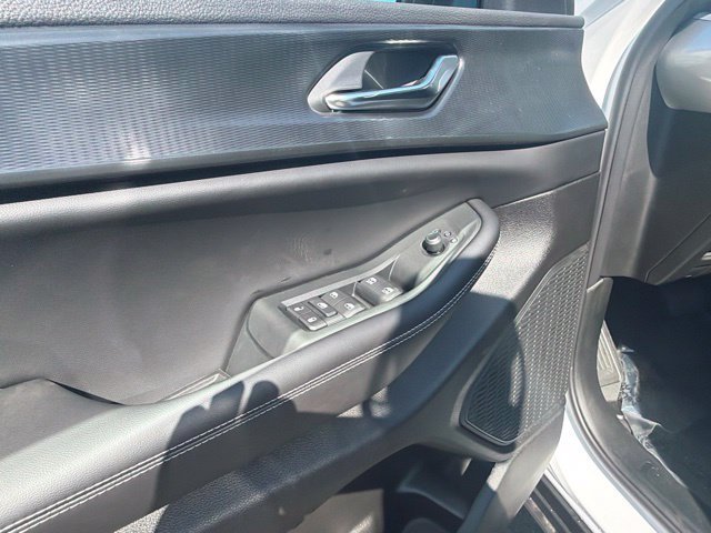 New 2026 Bright White Clear-Coat Exterior Paint Jeep Laredo X image 18