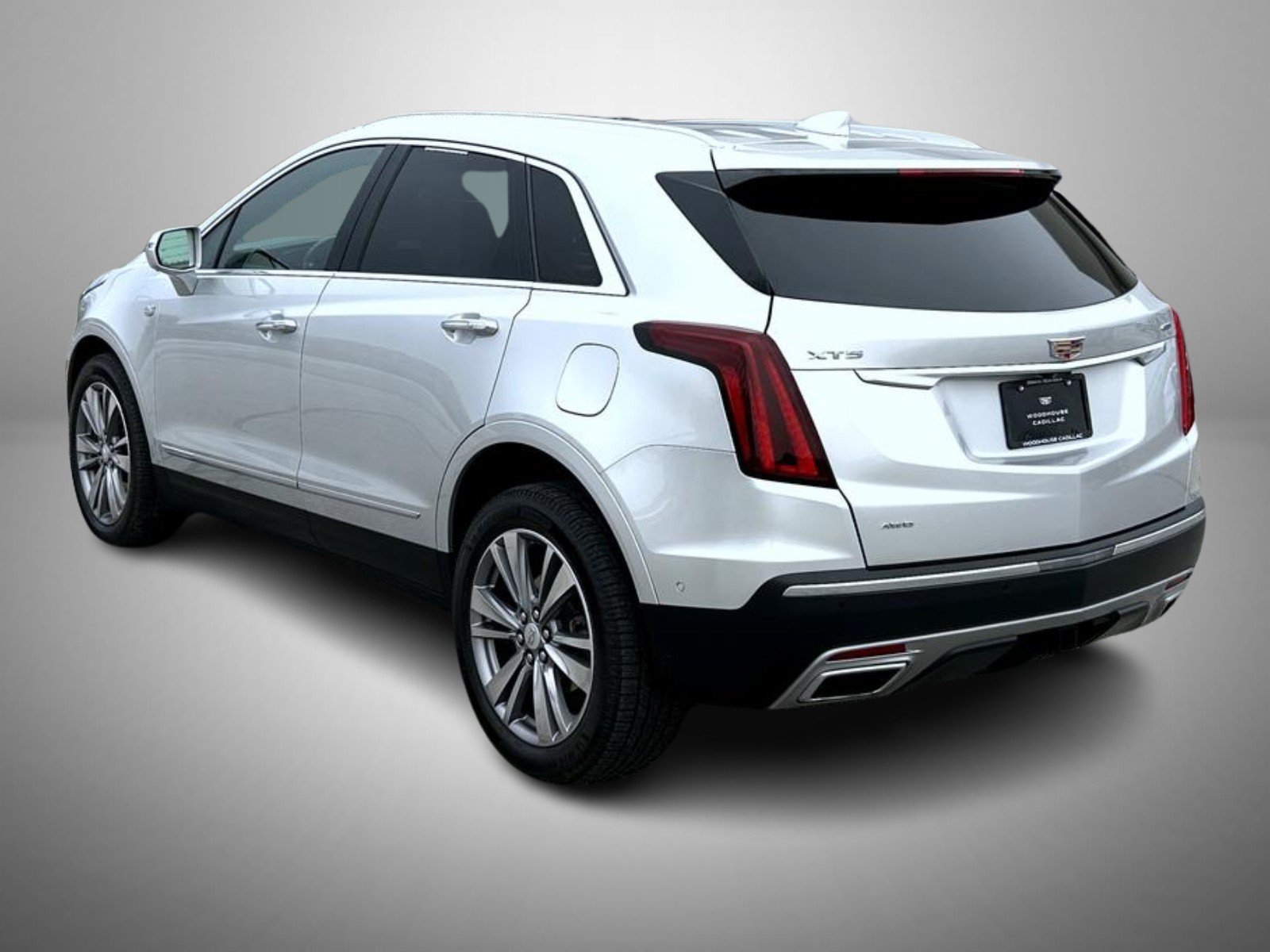 Used 2020 Silver Cadillac Premium Luxury image 7