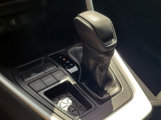 Used 2025 Silver Toyota XLE image 25