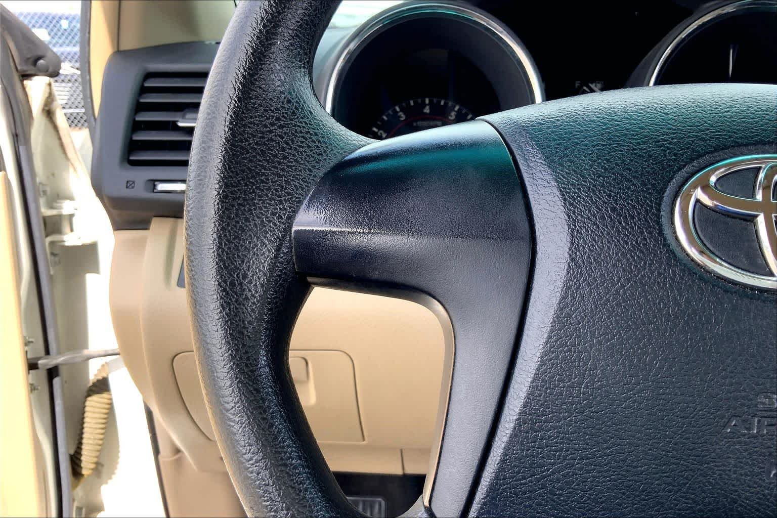 Used 2012 Blizzard Pearl Toyota  image 23