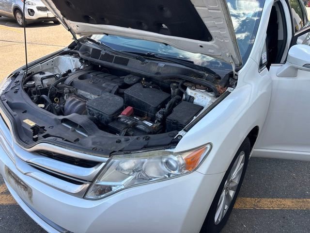 Used 2014 Blizzard Pearl Toyota XLE image 17
