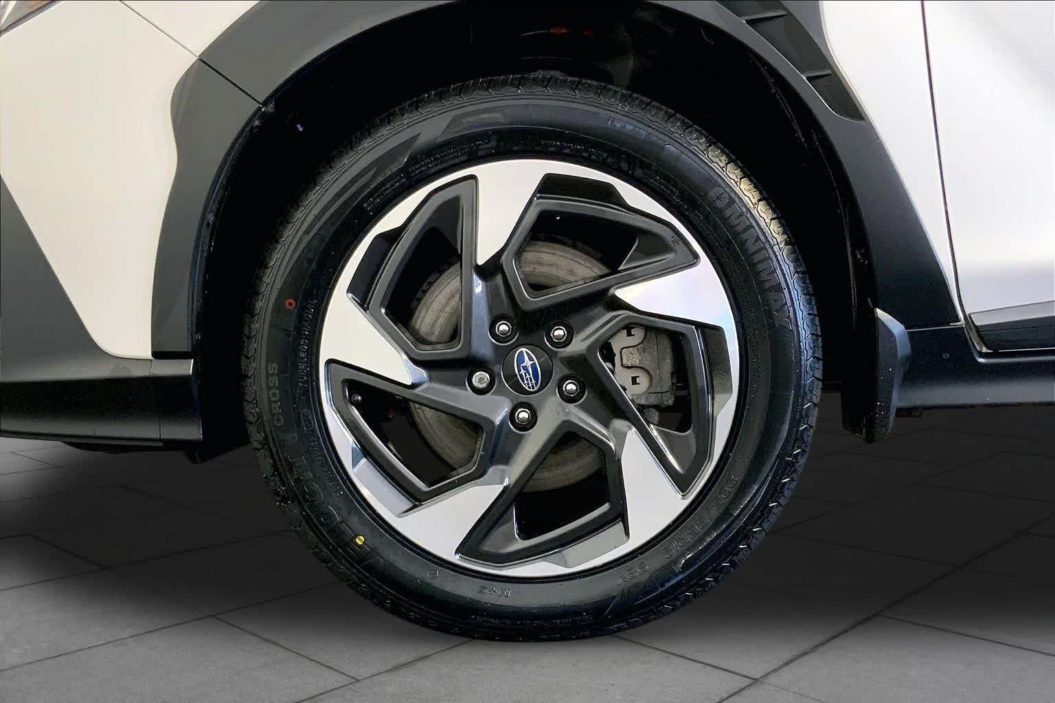 Used 2024 Crystal White Pearl Subaru Limited image 11