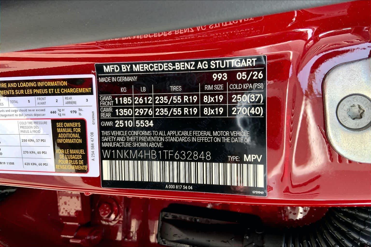 New 2026 MANUFAKTUR Patagonia Red Metallic Mercedes-Benz GLC 300 image 25