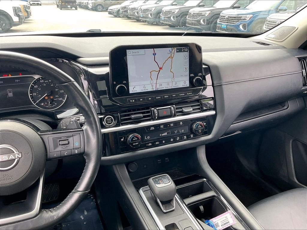 Used 2022 Super Black Nissan SL image 18
