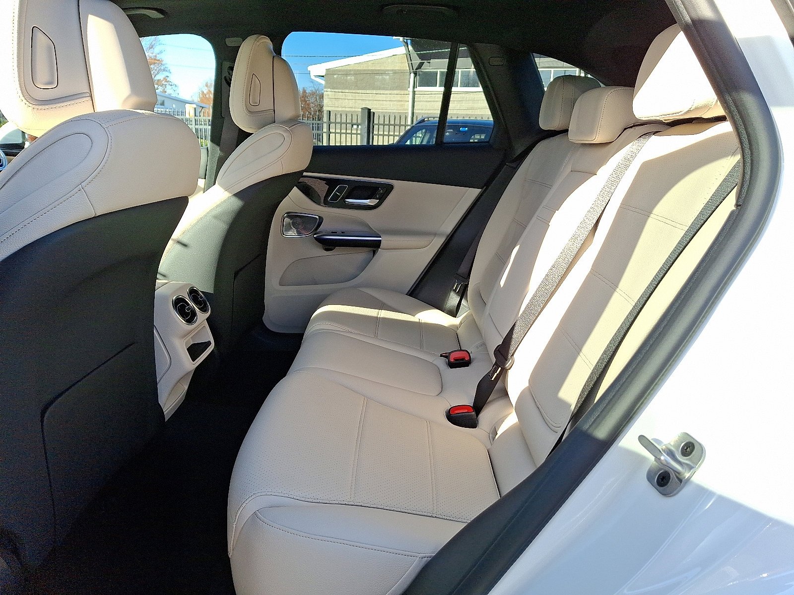 2026 Mercedes-Benz GLC Base - Photo 6