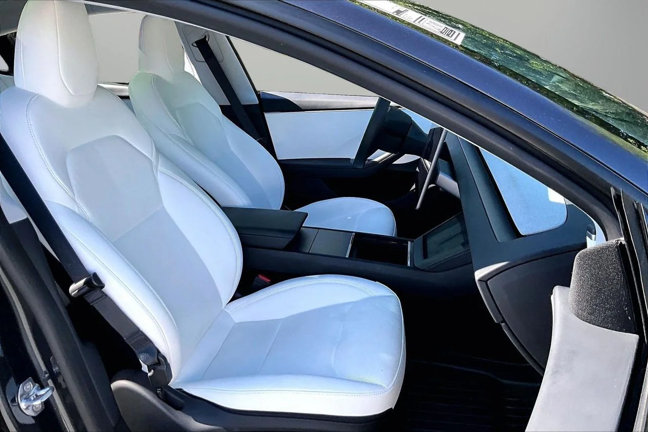 Used 2025  Tesla Long Range image 24