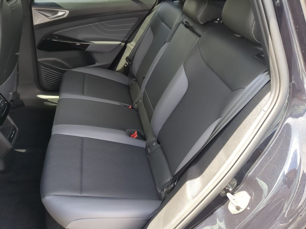 Certified Used 2024 Black Volkswagen Pro S image 17