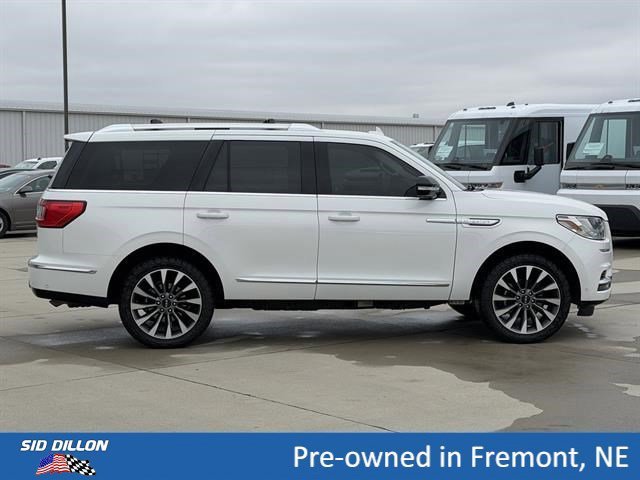 Used 2021 White Lincoln Reserve image 3