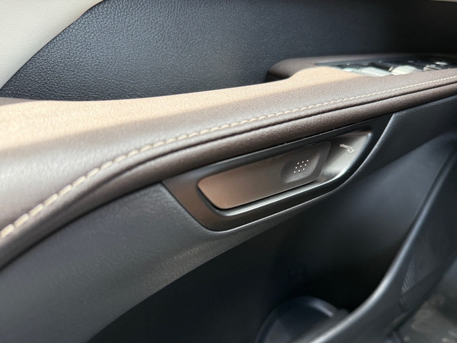 Used 2023 Iridium Lexus Premium image 28