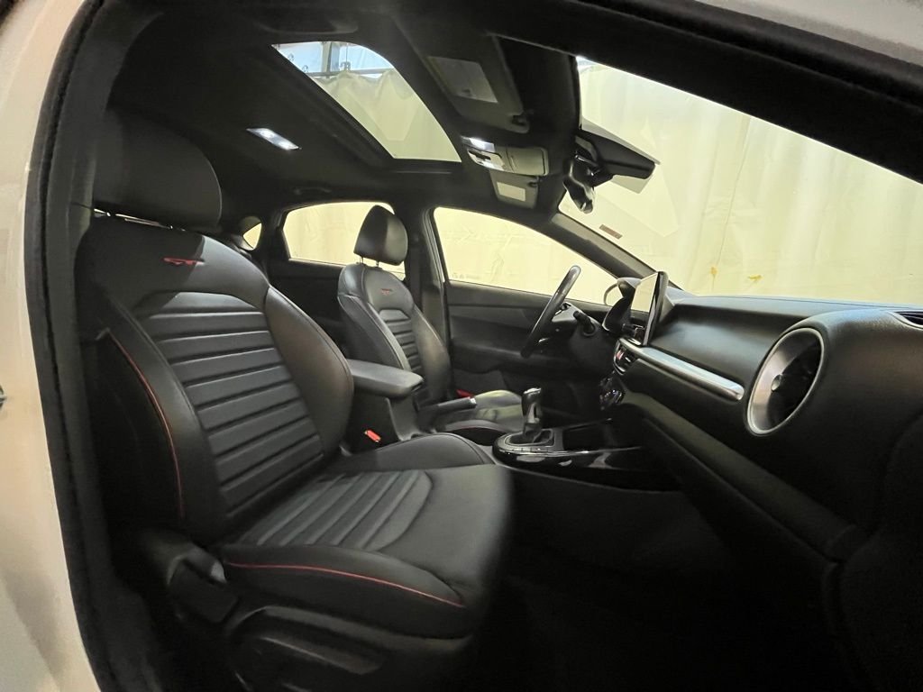 Used 2024 White Kia GT image 12