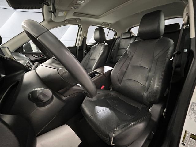 Used 2018 White Mazda Grand Touring image 8