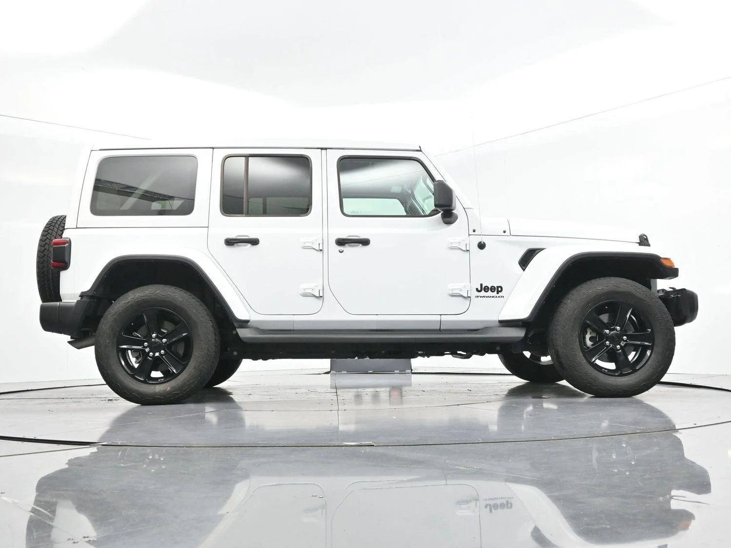 Used 2023 White Jeep Sahara Altitude image 49