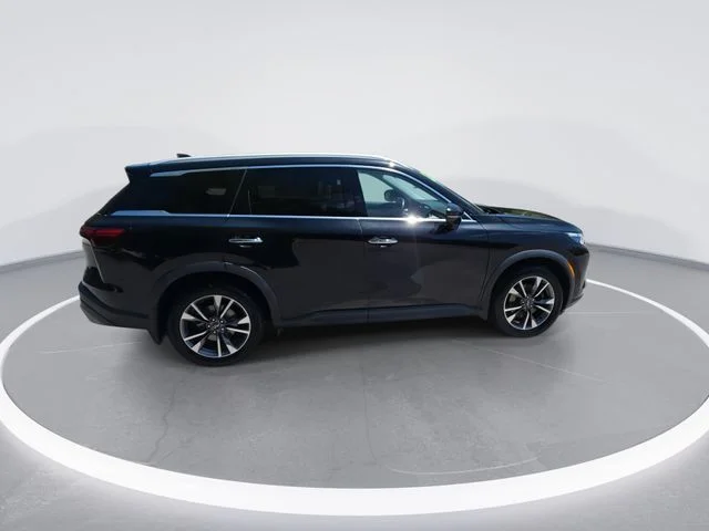 Used 2022 Black INFINITI LUXE image 8
