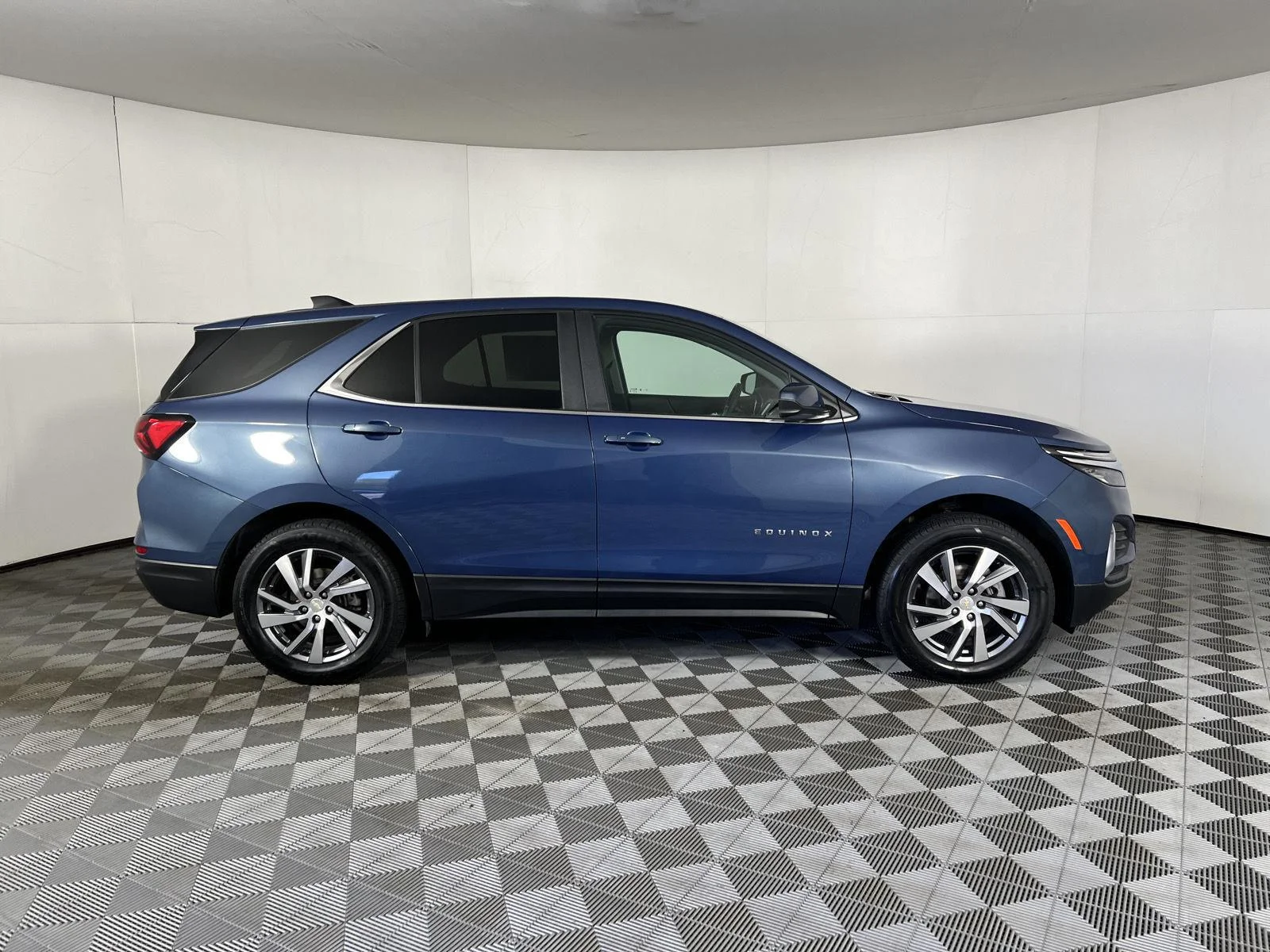 Used 2024 Lakeshore Blue Metallic Chevrolet LT image 40